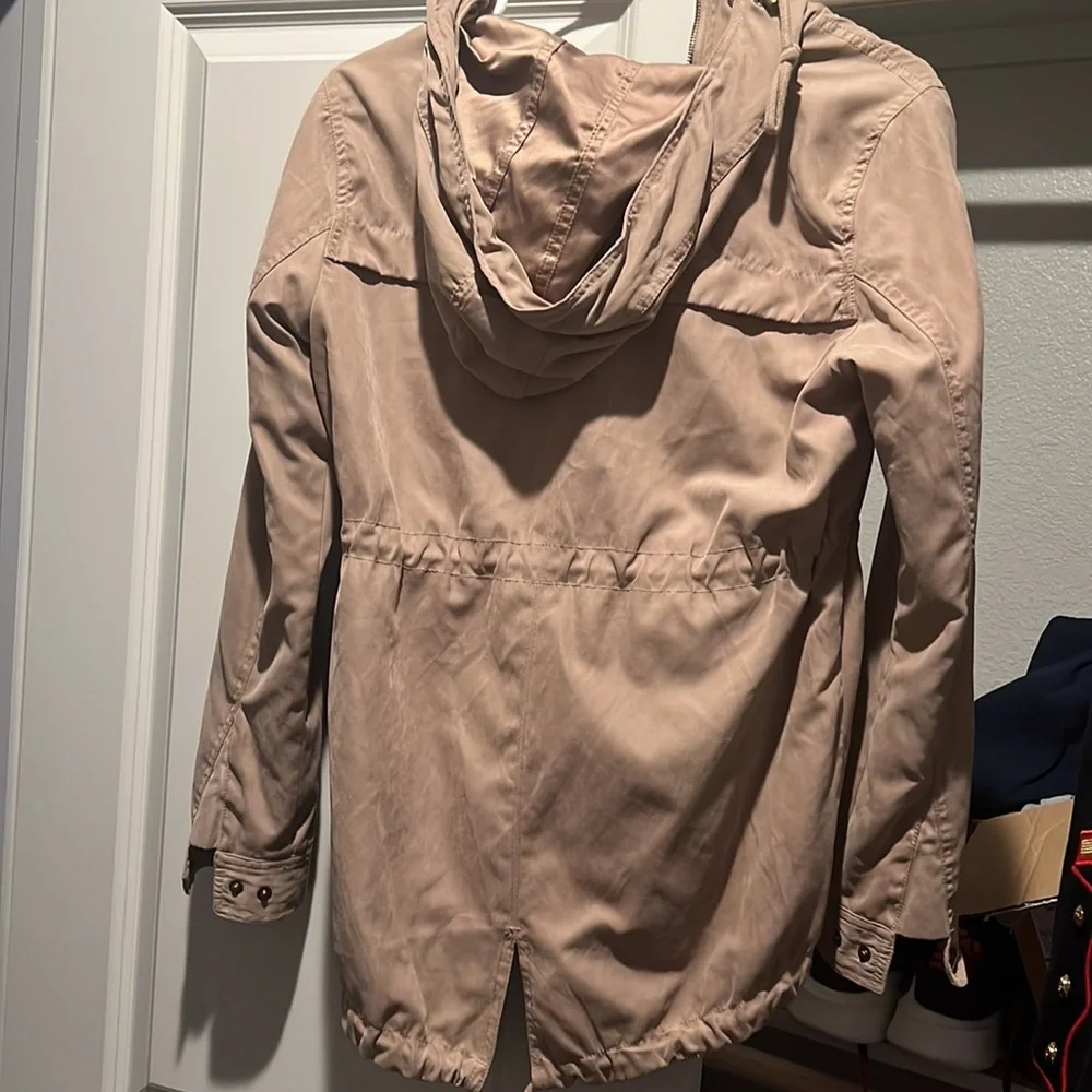 Tan jacket - Picture 2 of 2